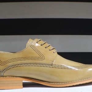 Giovanni light tan shoes